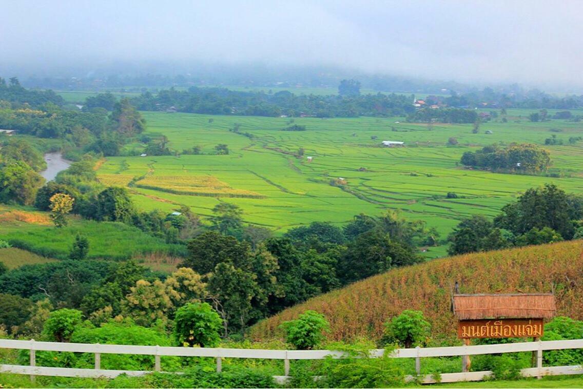 Hotel มนต์เมืองแจ่ม à Mae Chaem Extérieur photo