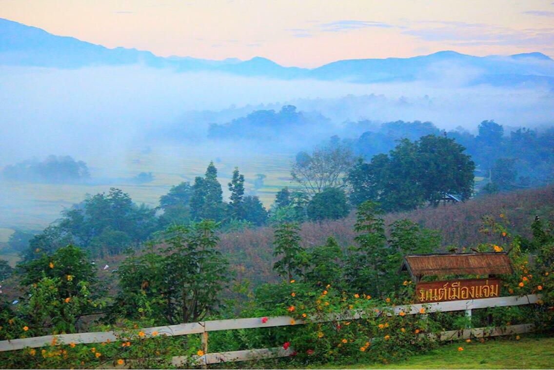 Hotel มนต์เมืองแจ่ม à Mae Chaem Extérieur photo
