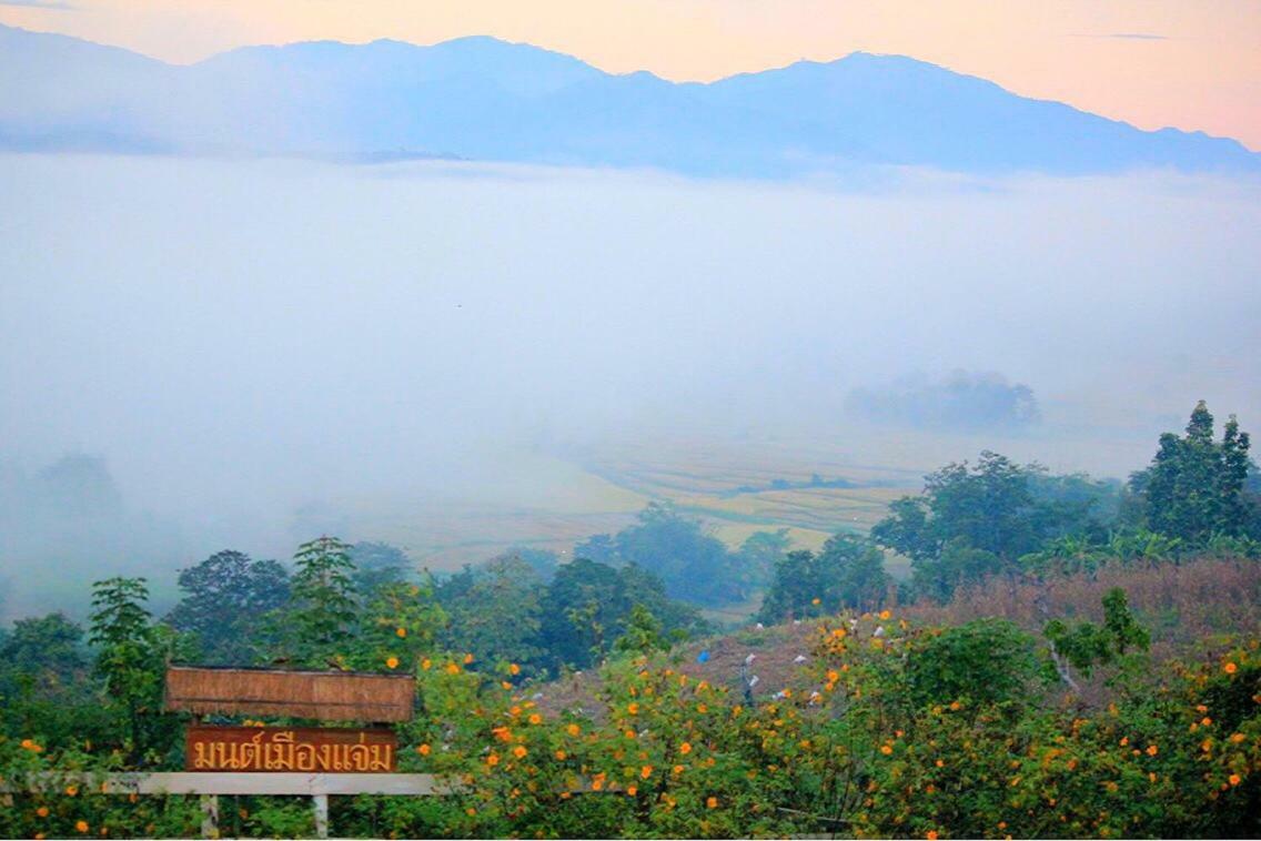 Hotel มนต์เมืองแจ่ม à Mae Chaem Extérieur photo