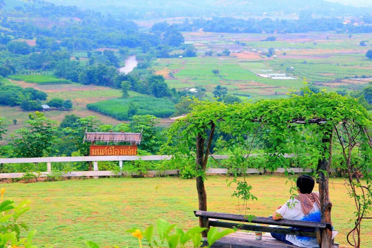 Hotel มนต์เมืองแจ่ม à Mae Chaem Extérieur photo